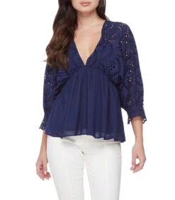 Camisa Azul Con Flores Calado Manga Corta Mujer