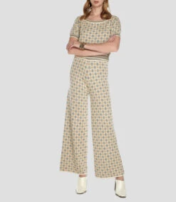 Playera Crop Top Beige Cuello Redondo Y Manga Corta Monogram Mujer -GlamModa Ventas 43077858 x3