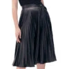 Falda Negra Plisada Midi Vinipiel Mujer